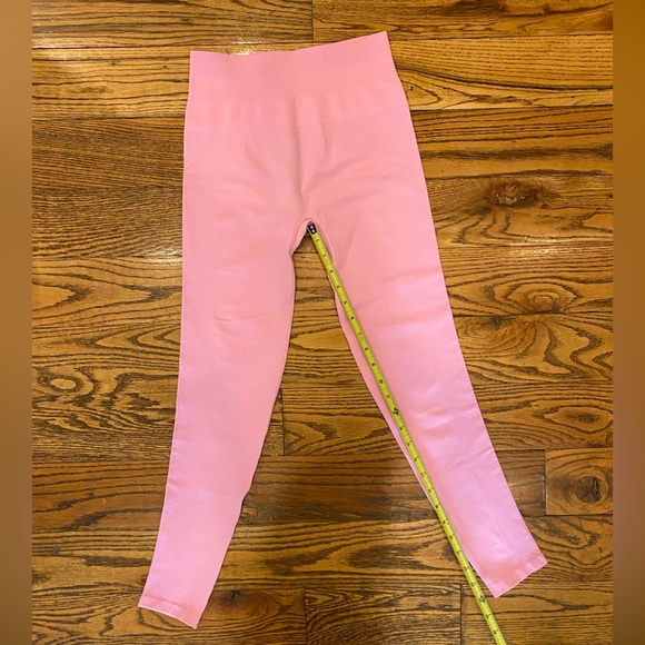 Spiritual Gangster Light Pink Leggings - Size M/L - Picture 4 of 9